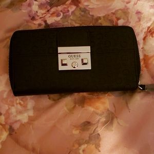 Guess Wallet